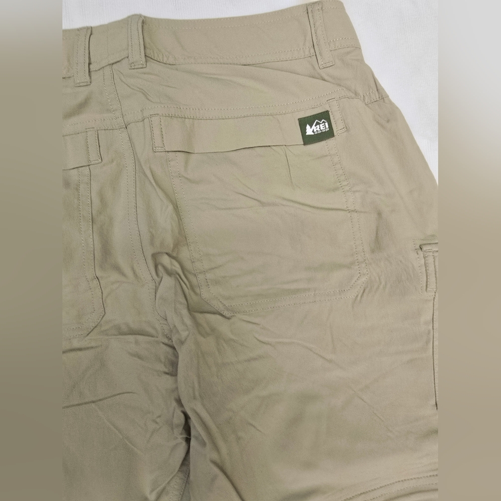 REI Co-Op Women's Relax Fit Convertable Cargo Pants- Khaki - (8 PETITE) EUC - Picture 9 of 12